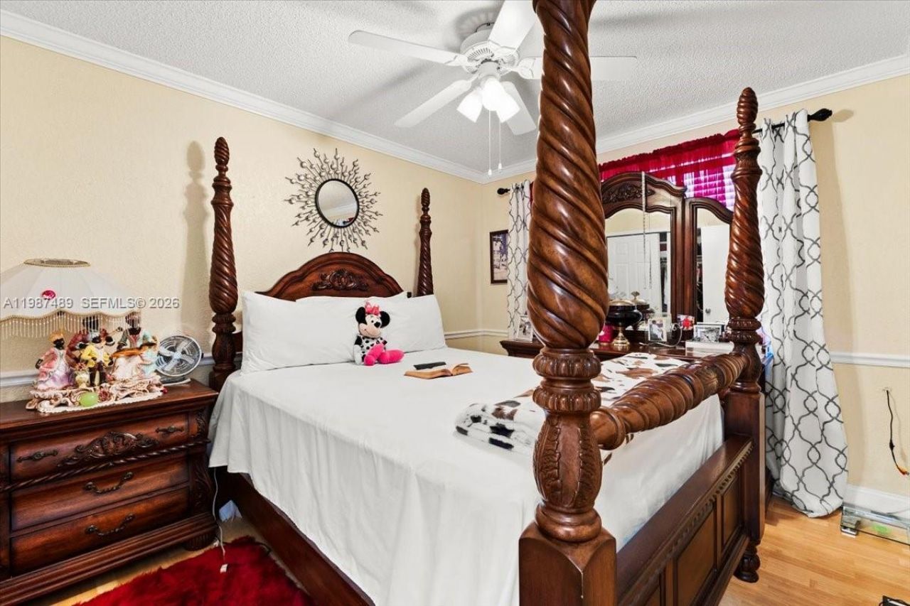 1041 NW 189th Ave , Pembroke Pines, FL 33029 Photo