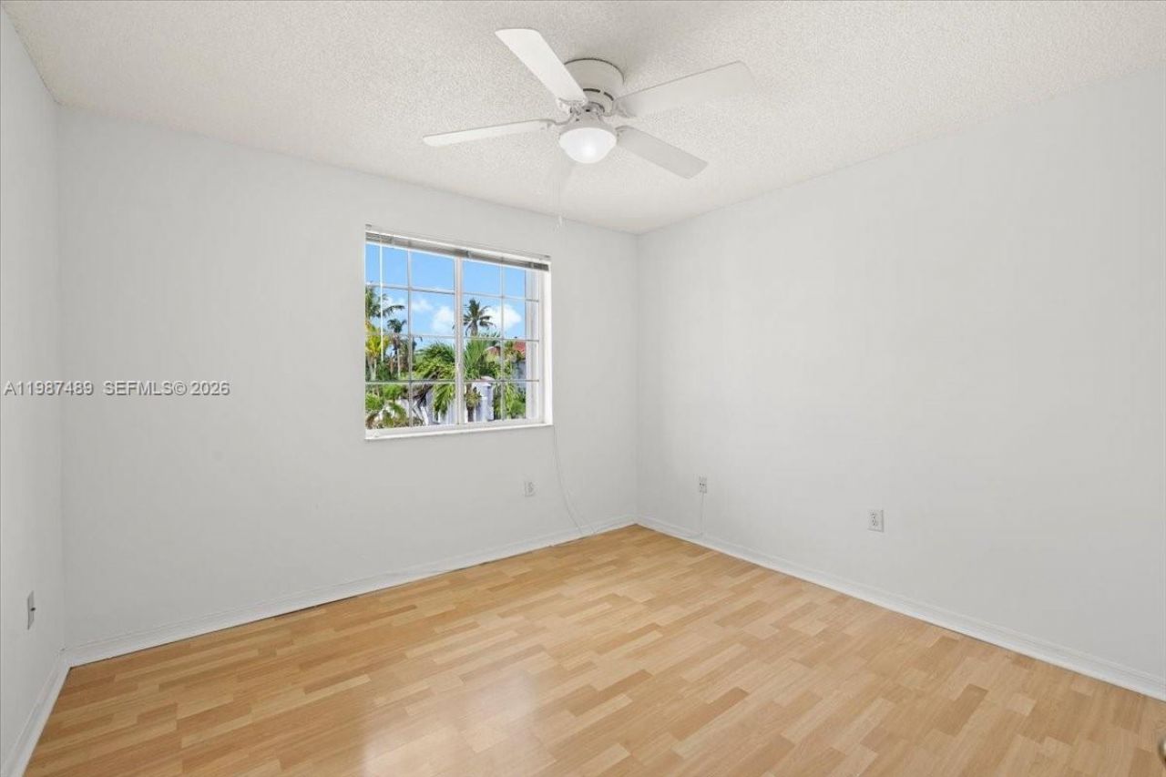 1041 NW 189th Ave, Pembroke Pines, FL 33029 Photo