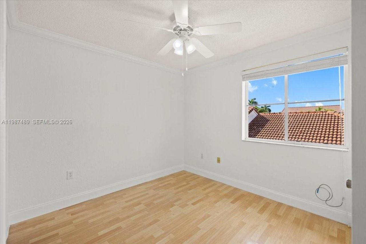 1041 NW 189th Ave, Pembroke Pines, FL 33029 Photo