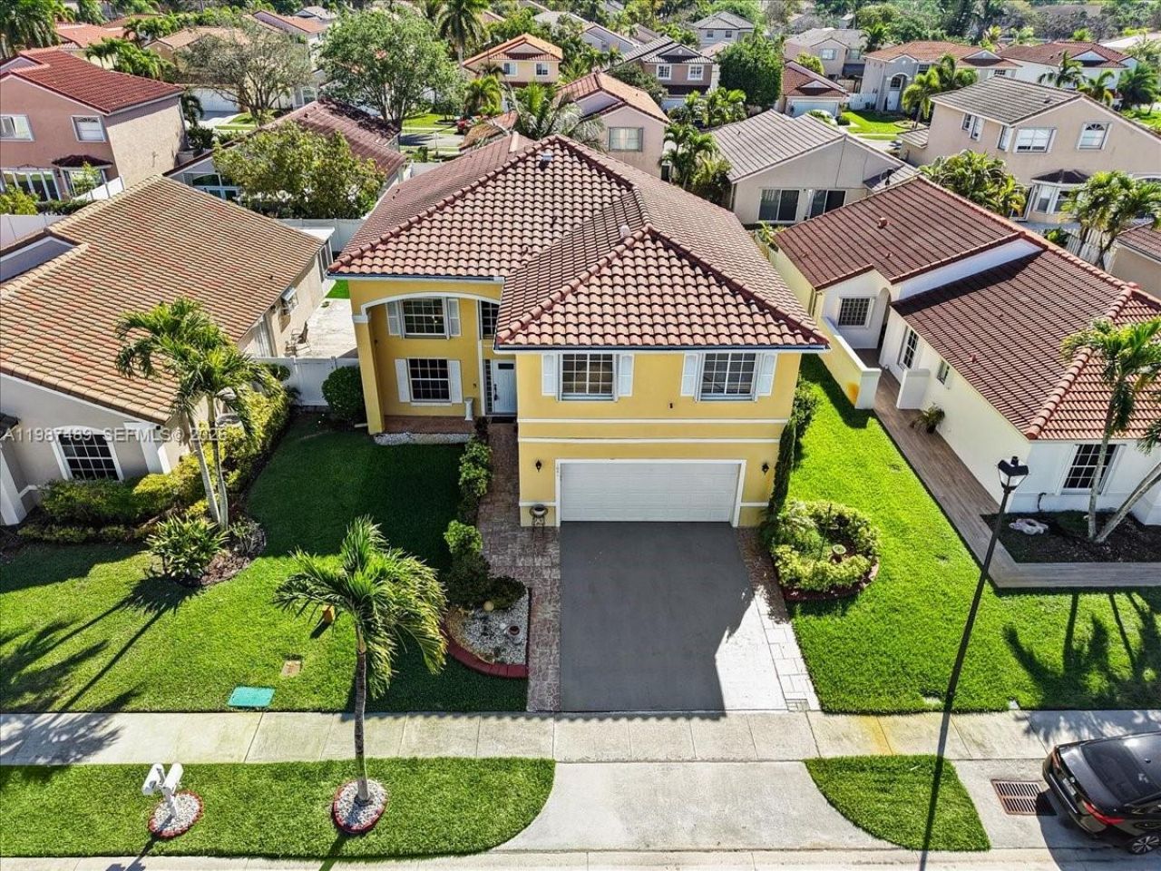 1041 NW 189th Ave , Pembroke Pines, FL 33029 Photo