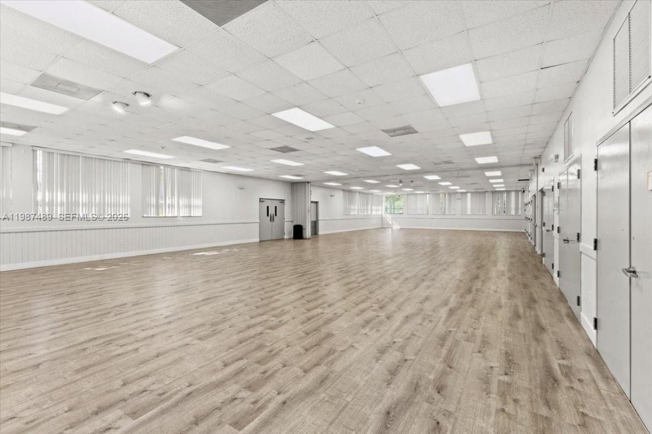 1041 NW 189th Ave , Pembroke Pines, FL 33029 Photo