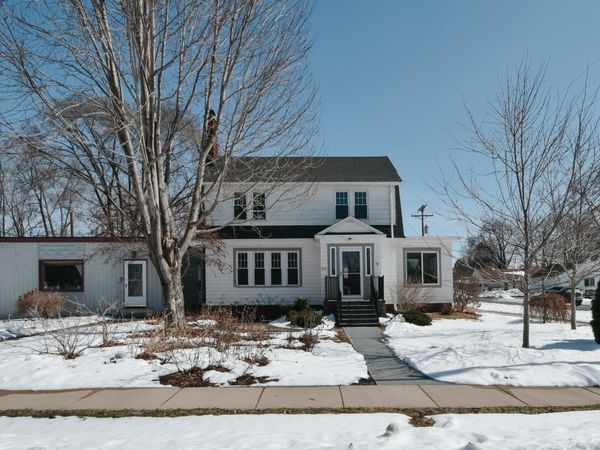 621 1st Avenue SE, Pine Island, MN 55963