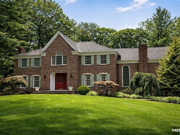 61 Sun Valley Road, RAMSEY, NJ 07446