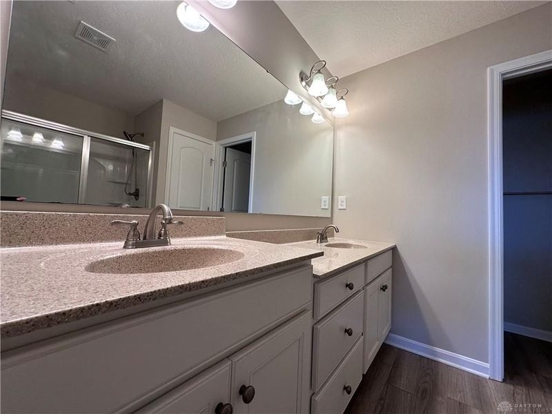 16 Old Pond Road, Springboro, OH 45066 Photo 11