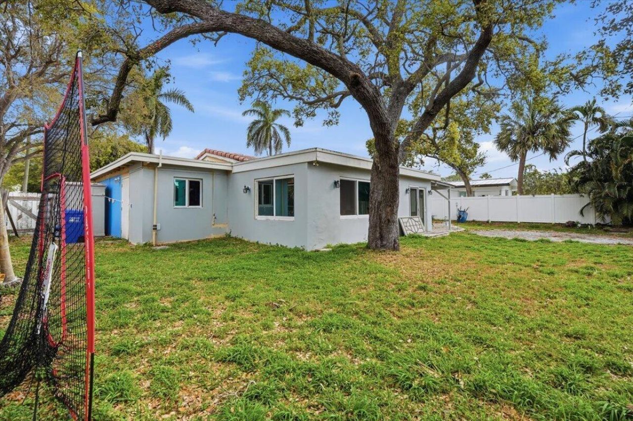 330 SE 6th Street, Pompano Beach, FL 33060 Photo