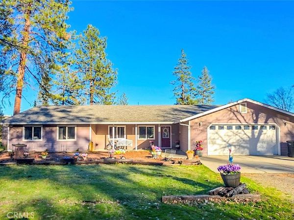 5328 Woodland Dr, Yreka, CA 96097