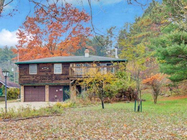 7 Choctaw Trail , Malvern, OH 44644