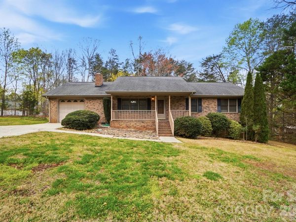 914 Spring Lake Drive , Iron Station, NC 28080