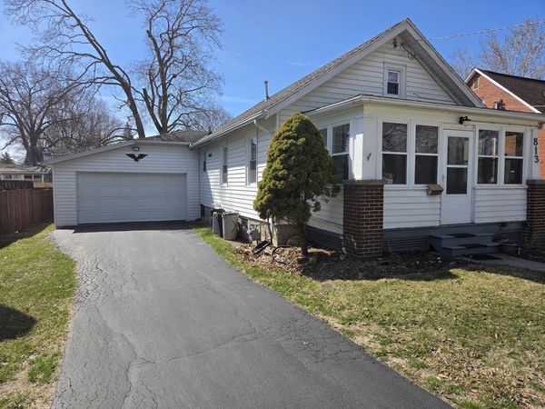 813 E 15th Street , Sterling, IL 61081