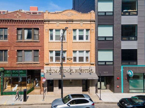3219 N Clark Street , Chicago, IL 60657