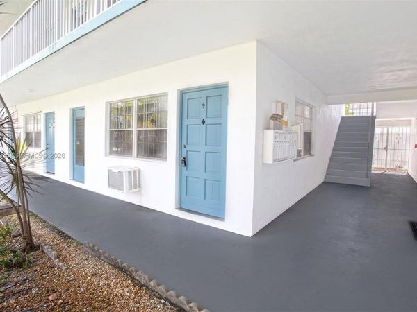 Unit 9, Hollywood, FL 33020