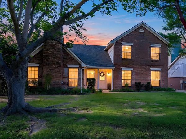 3227 Summerfield Drive, Grapevine, TX 76051