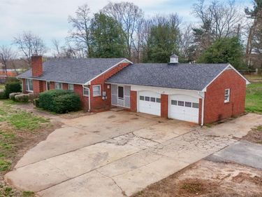 1001 E Lynchburg Salem Turnpike, Bedford, VA 24523