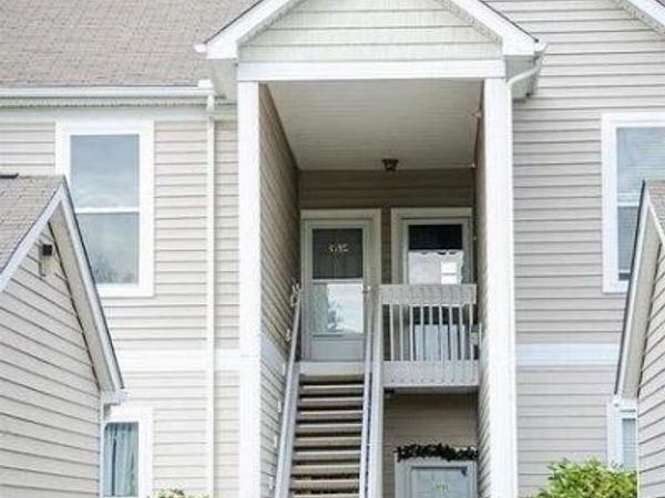 8185 Autumn Woods Trail, Ypsilanti, MI 48198