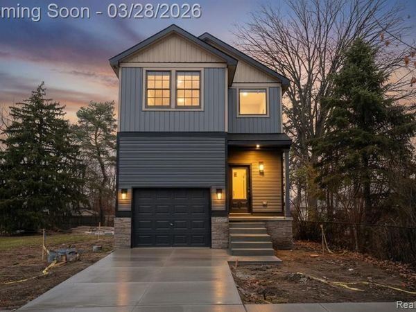 8475 Stout Avenue, Warren, MI 48093