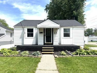 659 Gargantua Avenue, Clawson, MI 48017