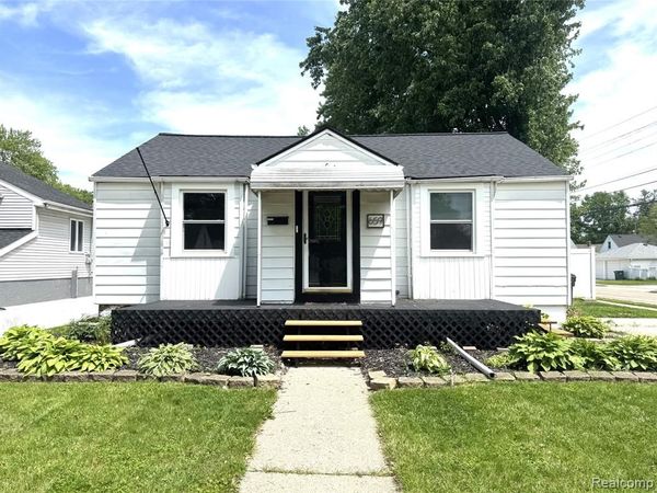 659 Gargantua Avenue, Clawson, MI 48017