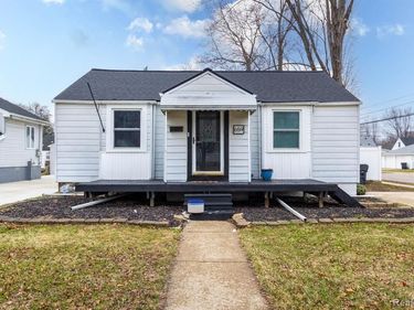 659 Gargantua Avenue, Clawson, MI 48017