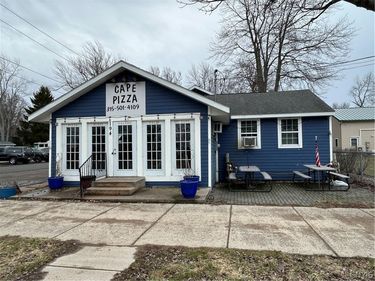 194 E Broadway Street, Cape Vincent, NY 13618