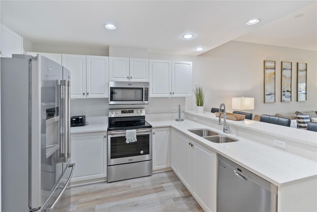 3702 54th Drive W, Unit 102, Bradenton, FL 34210 Photo