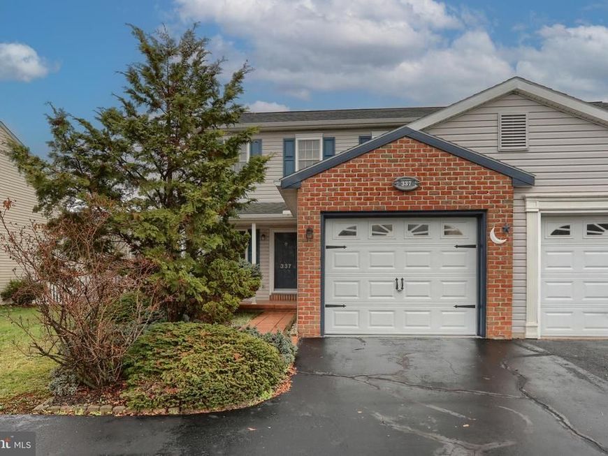 337 Lighthouse Dr , Jonestown, PA 17038 Main Photo