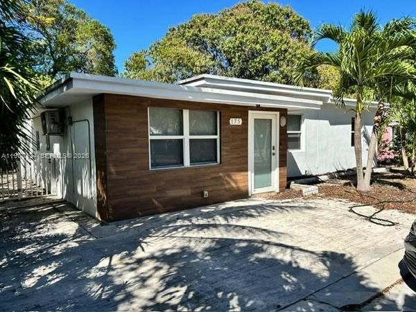 175 NW 121st St, North Miami, FL 33168