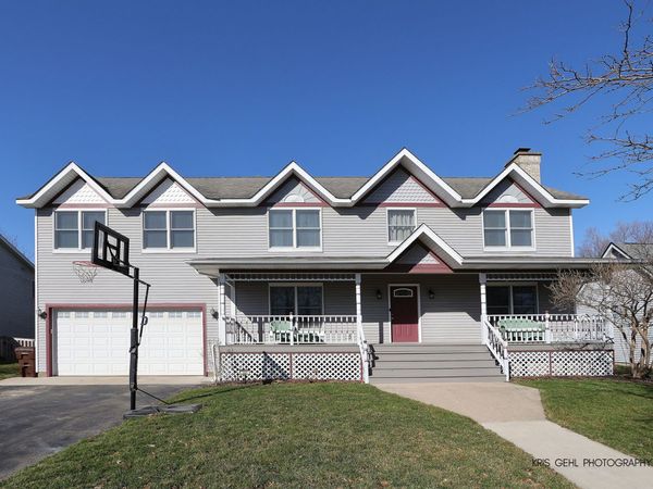 301 Tanager Drive , Woodstock, IL 60098