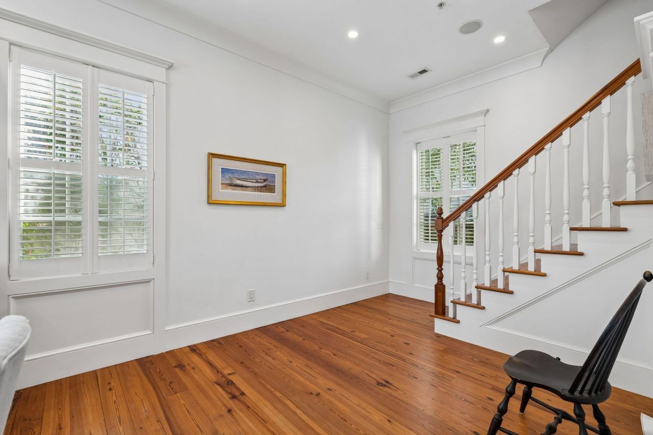 218 Venning Street Photo 22