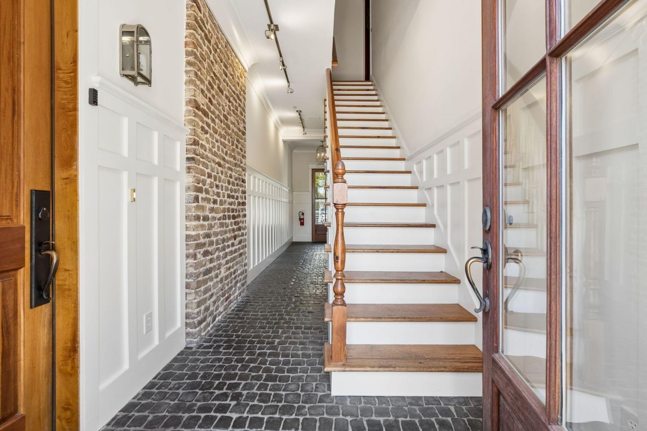 218 Venning Street Photo 4