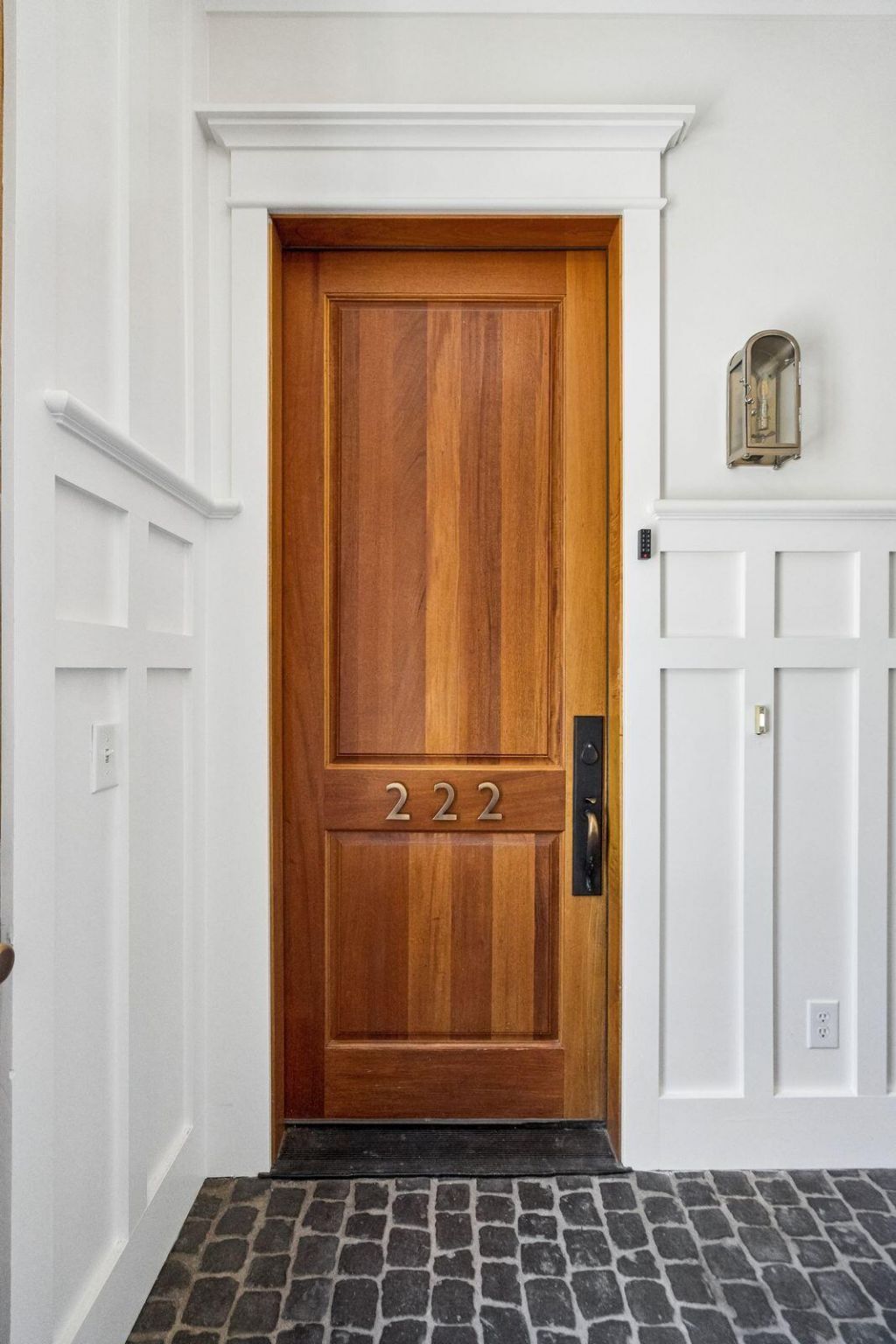 218 Venning Street Photo 6