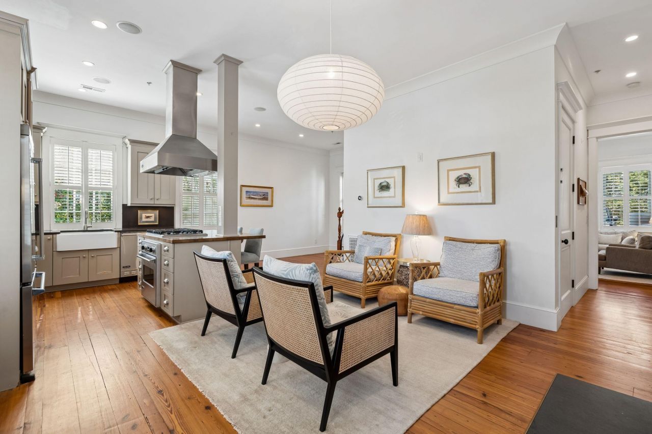 218 Venning Street Photo 8