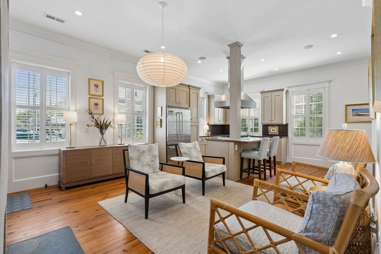 218 Venning Street Photo 9