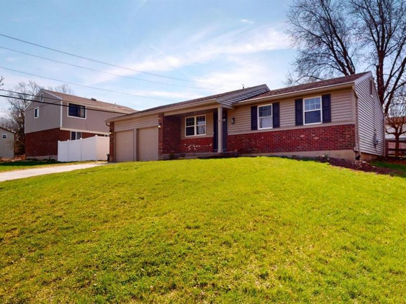 2163 Broadhurst, Springfield Twp., OH 45240 Photo 2