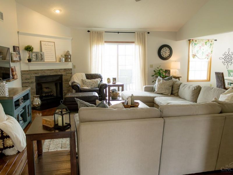 1452 Meadow Ridge Circle, Wilmington, OH 45177 Photo 4