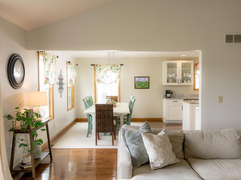 1452 Meadow Ridge Circle, Wilmington, OH 45177 Photo 6