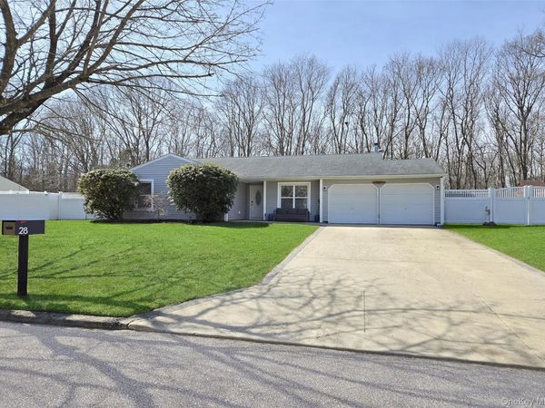 28 Timber Trail Lane, Medford, NY 11763