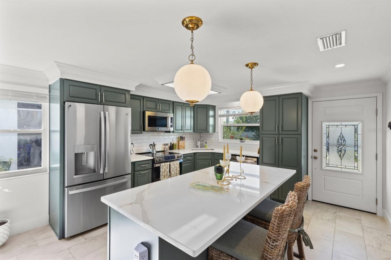 604 Spanish Drive N, Longboat Key, FL 34228 Photo