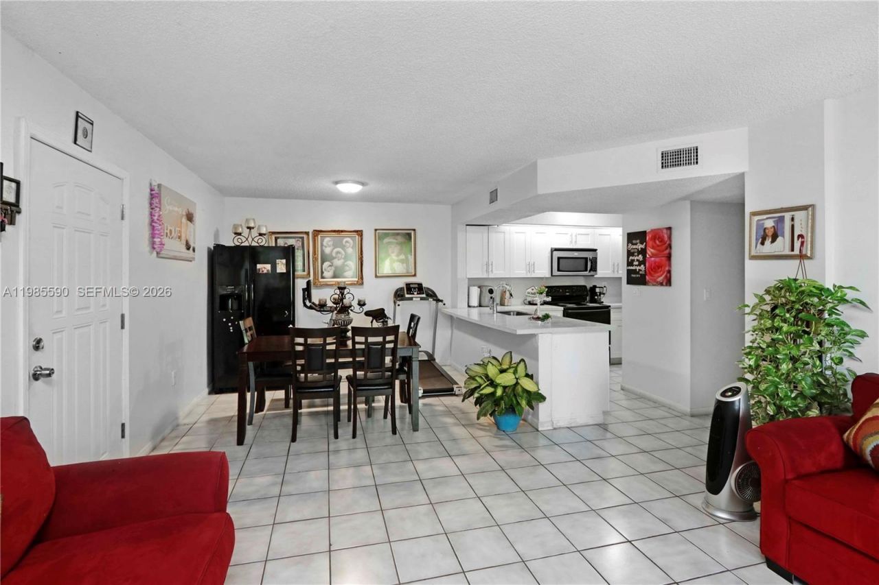 8640 SW 212th St , Unit 303, Cutler Bay, FL 33189 Photo