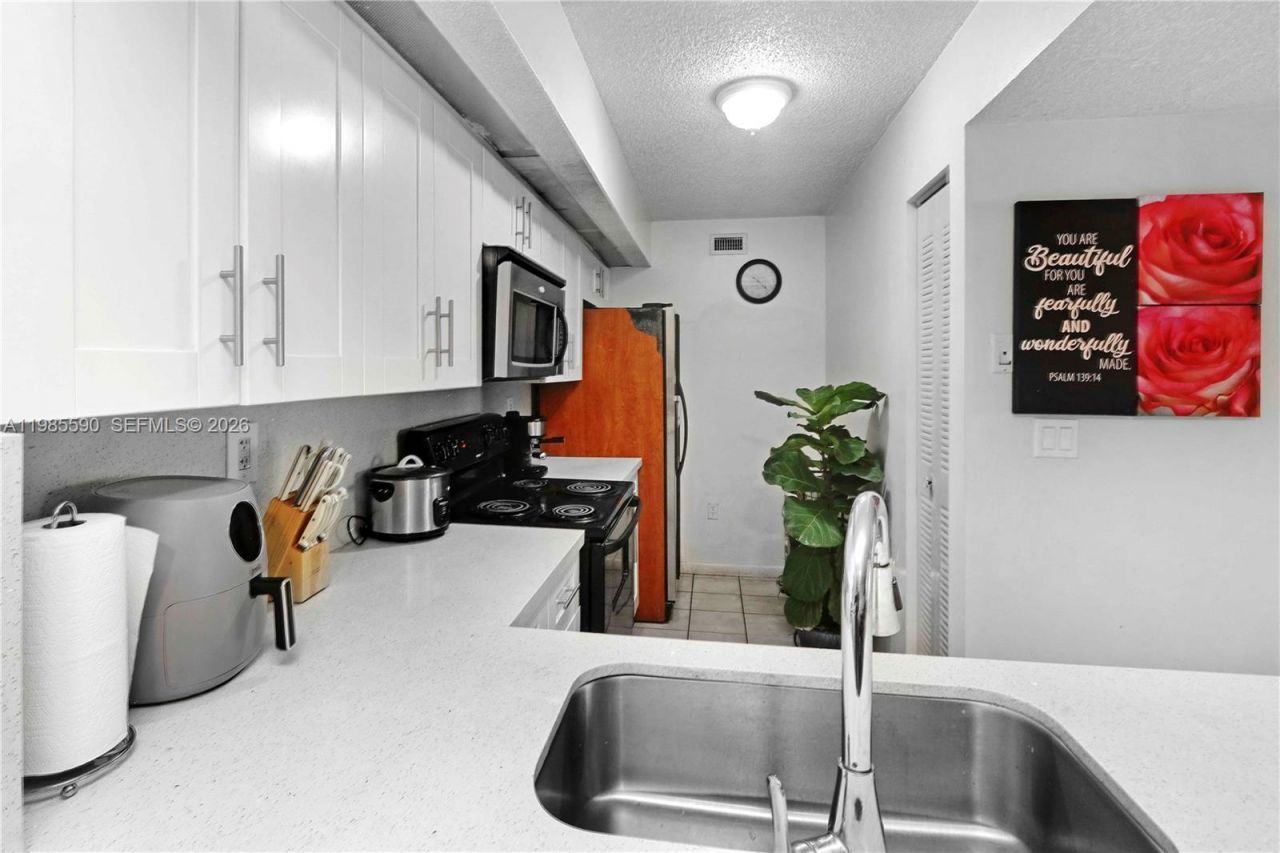 8640 SW 212th St , Unit 303, Cutler Bay, FL 33189 Photo