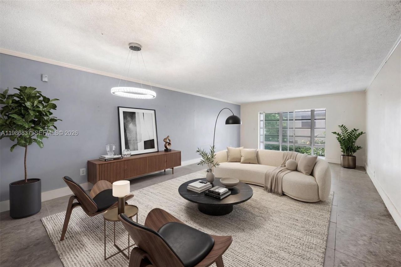 871 NE 195th St , Unit 202, Miami, FL 33179 Photo