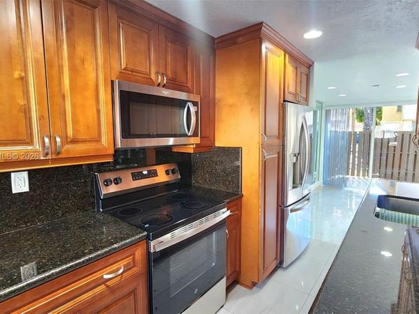 841 NW 81st Ave , Unit 8, Plantation, FL 33324