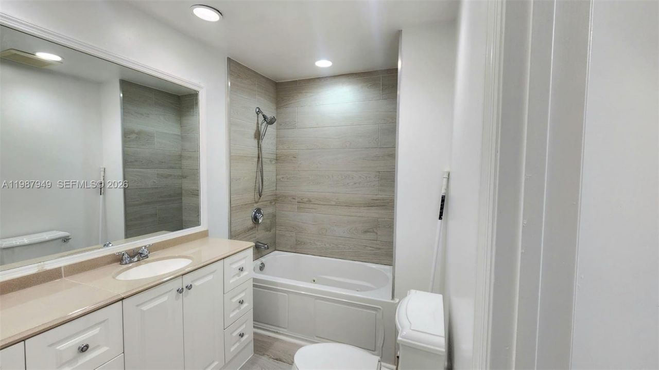 841 NW 81st Ave , Unit 8, Plantation, FL 33324 Photo