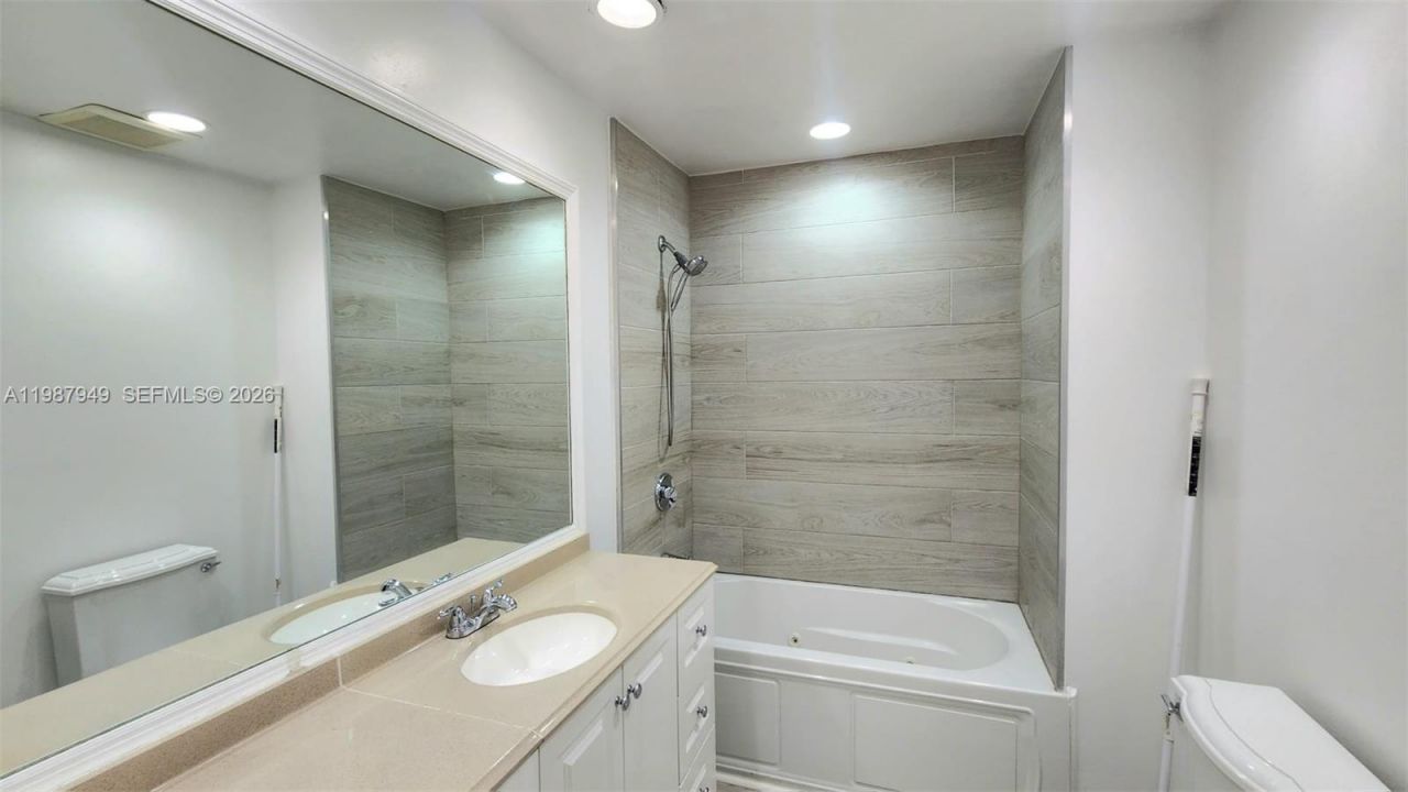 841 NW 81st Ave , Unit 8, Plantation, FL 33324 Photo