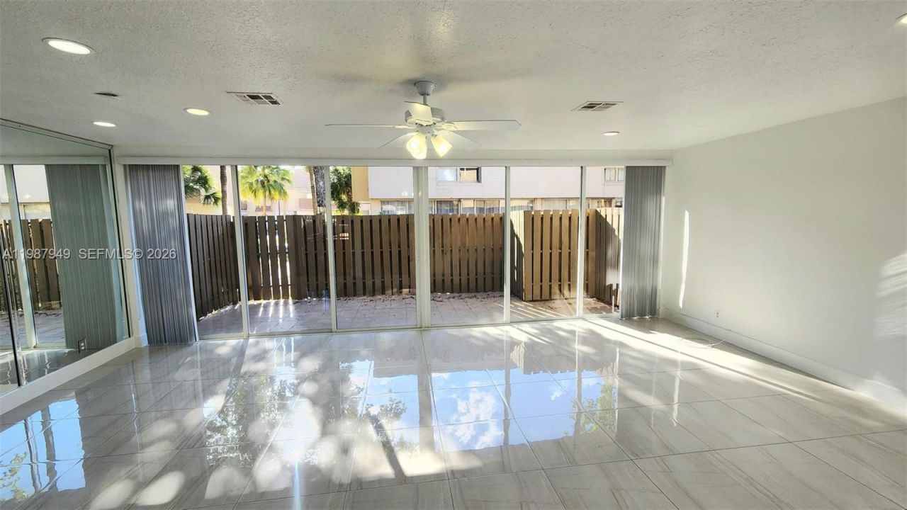 841 NW 81st Ave , Unit 8, Plantation, FL 33324 Photo