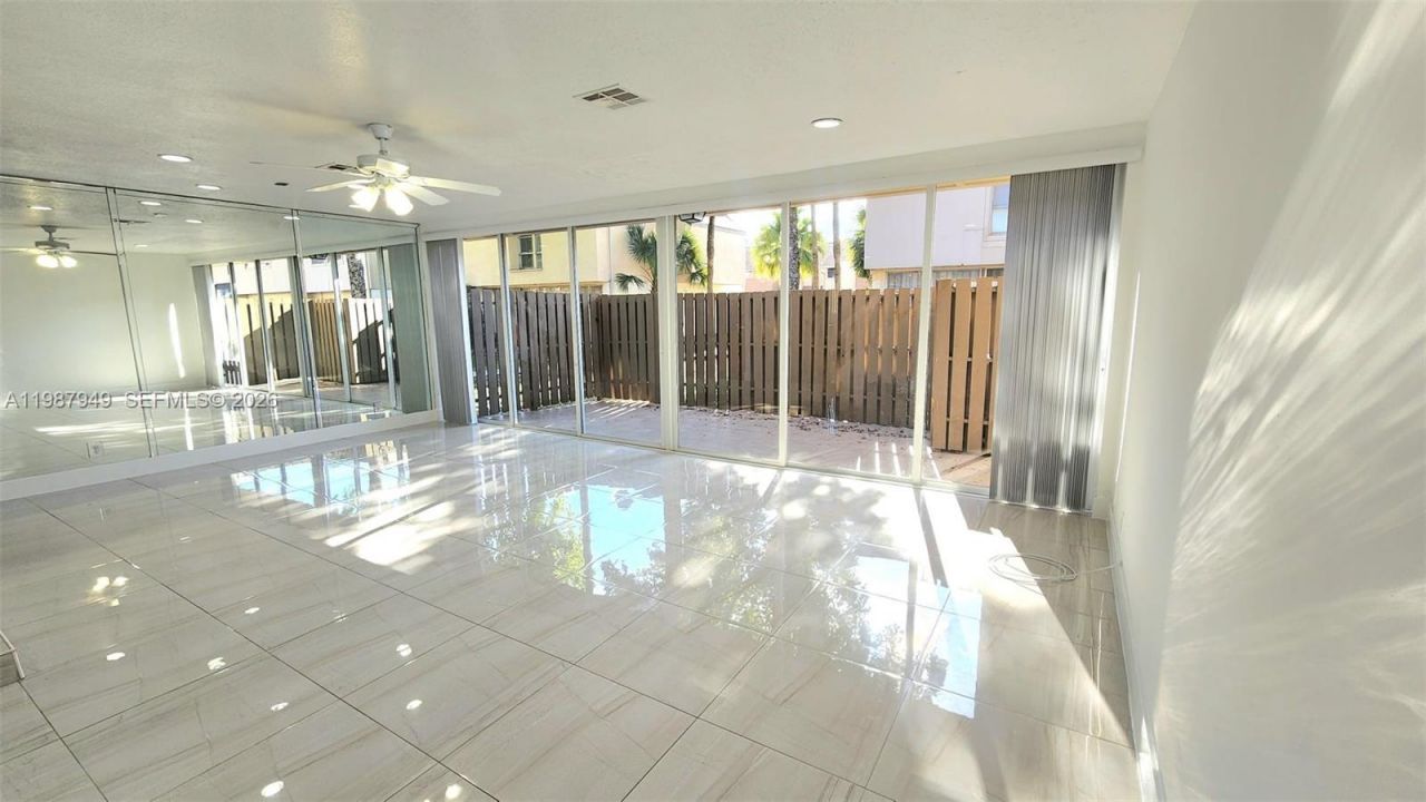 841 NW 81st Ave , Unit 8, Plantation, FL 33324 Photo