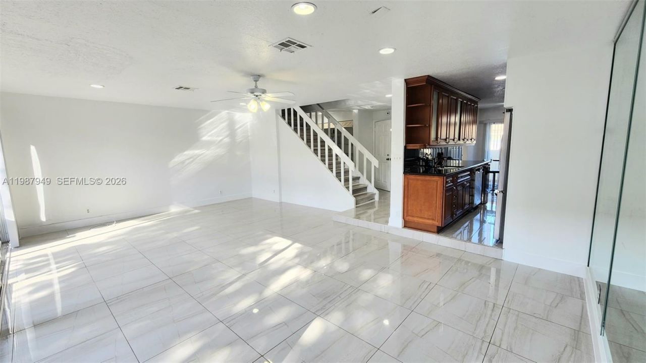 841 NW 81st Ave , Unit 8, Plantation, FL 33324 Photo