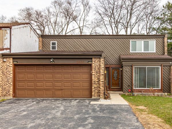 2431 Cobblewood Drive , Northbrook, IL 60062