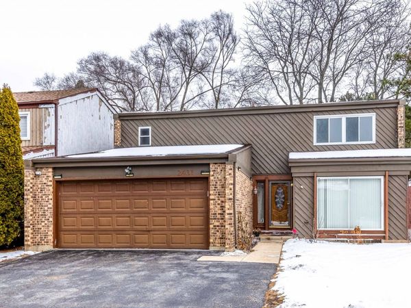 2431 Cobblewood Drive , Northbrook, IL 60062