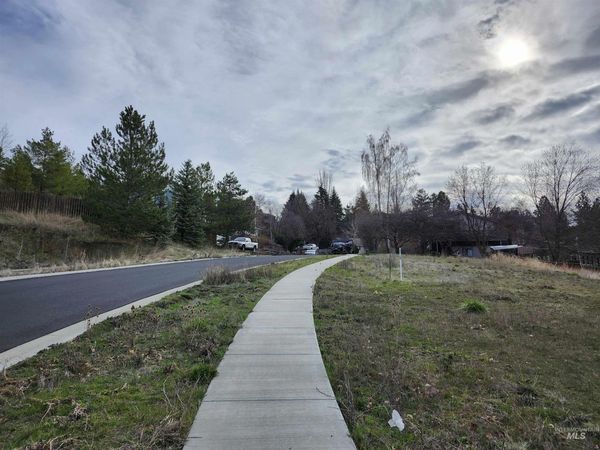 2129 West View Drive, Moscow, ID 83843