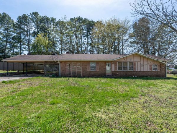 118 Park St , Loretto, TN 38469